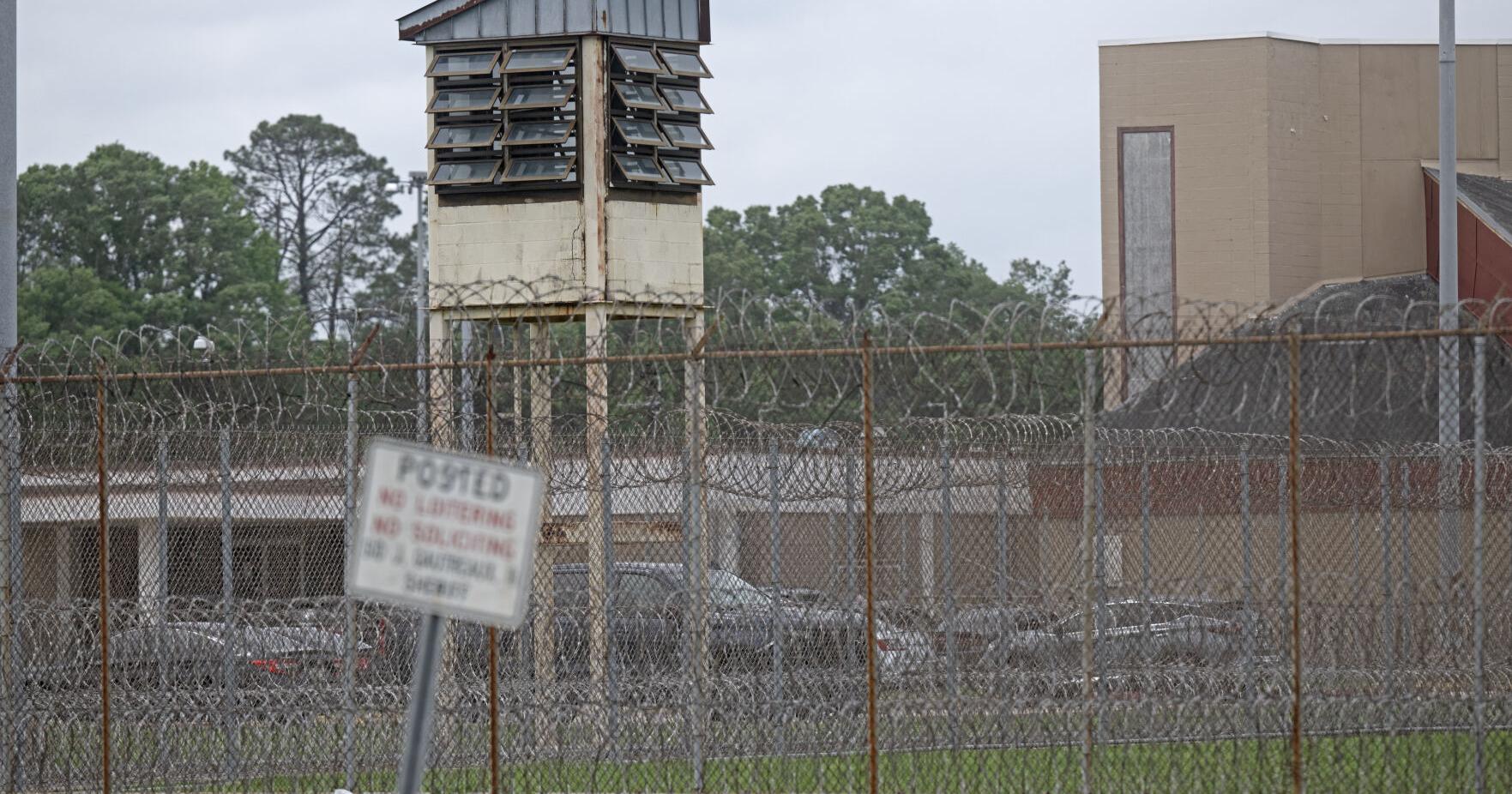 Neither of Baton Rouge's jails want to house 17-year-olds | Crime/Police - Vimarsana News
