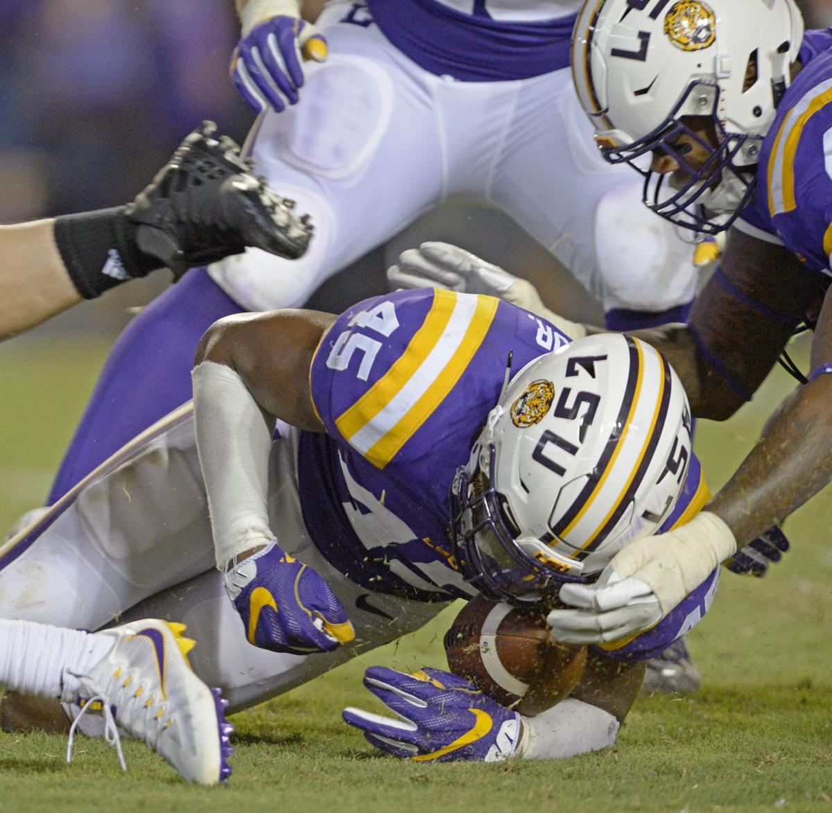 lsutroy2276.100117 bf