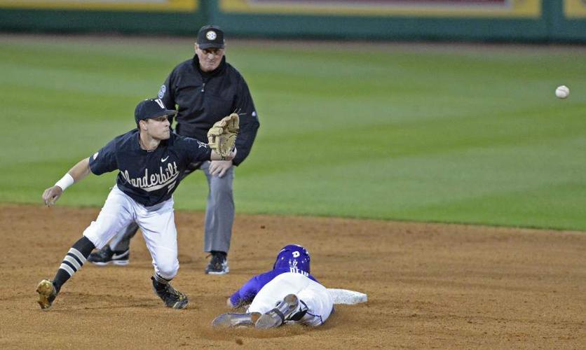 Alex Lange and Hunter Newman team up for a fivehit gem as LSU takes