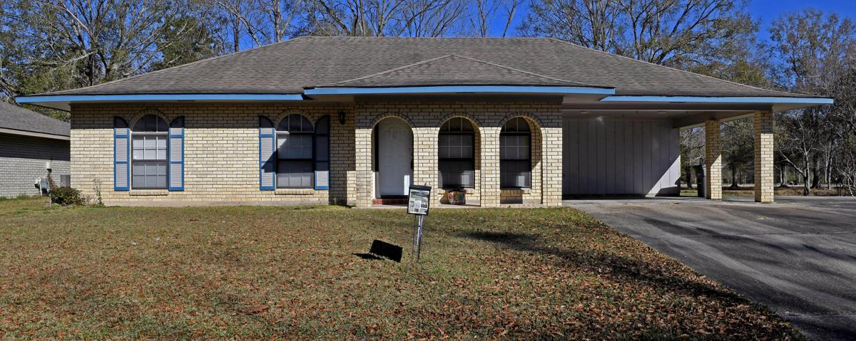 74 Year Old Woman Shot Killed By Teen Intruder In Baton Rouge