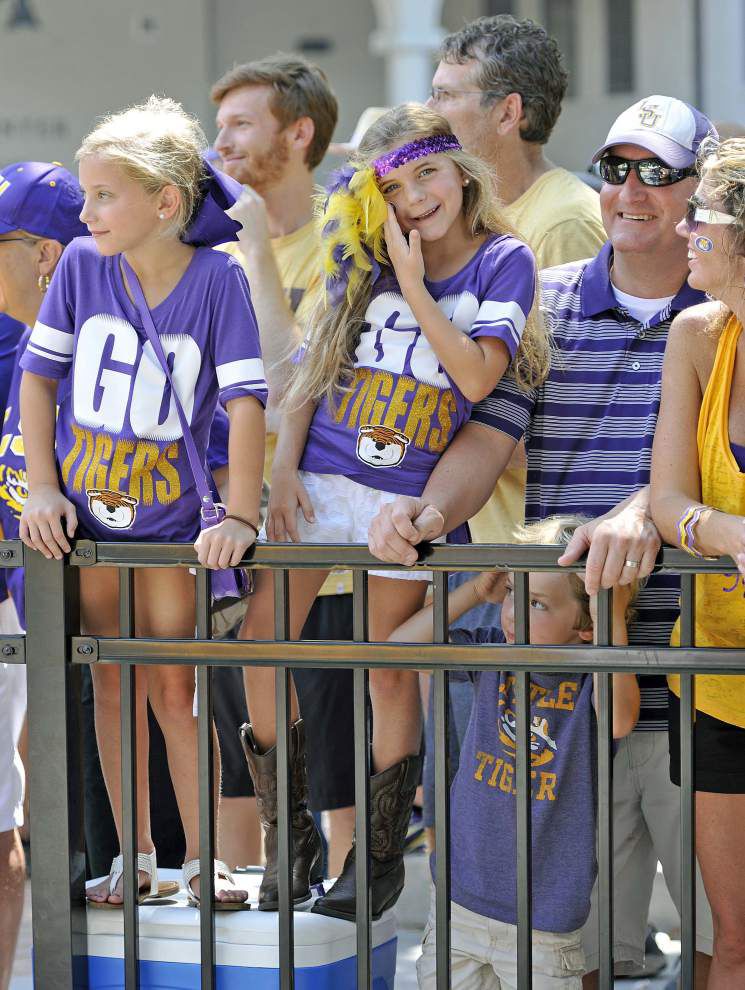Photos: LSU fans keep it cool, breezy before the game, Tigers turn on the heat in Tiger Stadium _lowres