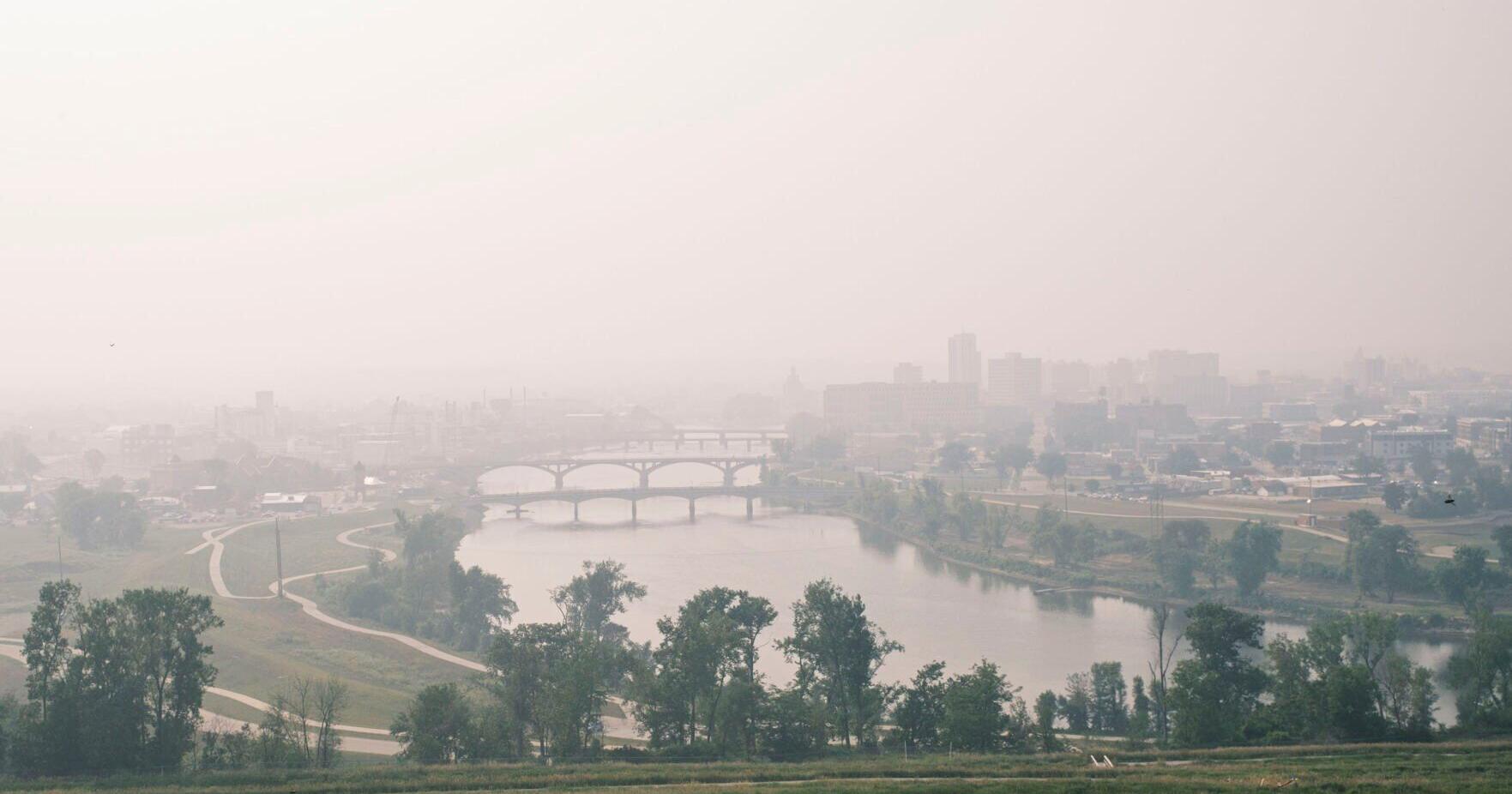 For climate haven Midwest, a summer of smoke, drought, heat | Environment - Vimarsana News