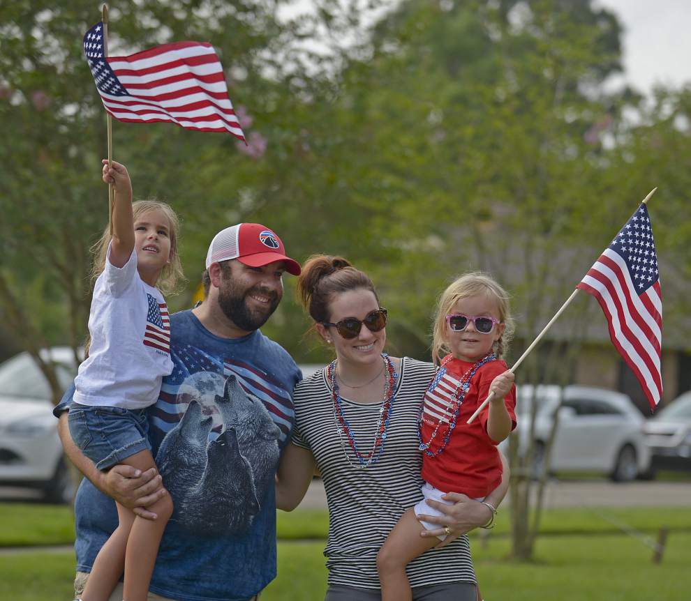 Longtime residents proud to ride in Kenilworth parade _lowres