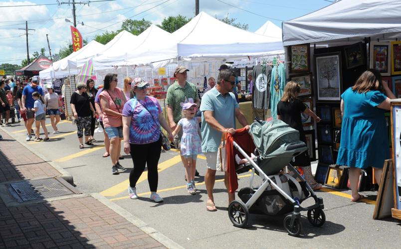 Crowds return to Antique District for Denham Springs Spring Festival
