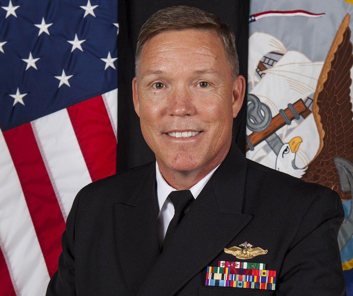 Fired Navy chaplain seen havingoutside Algiers Point bar pub