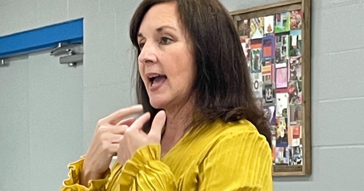 Support group hears presentation from speech therapist