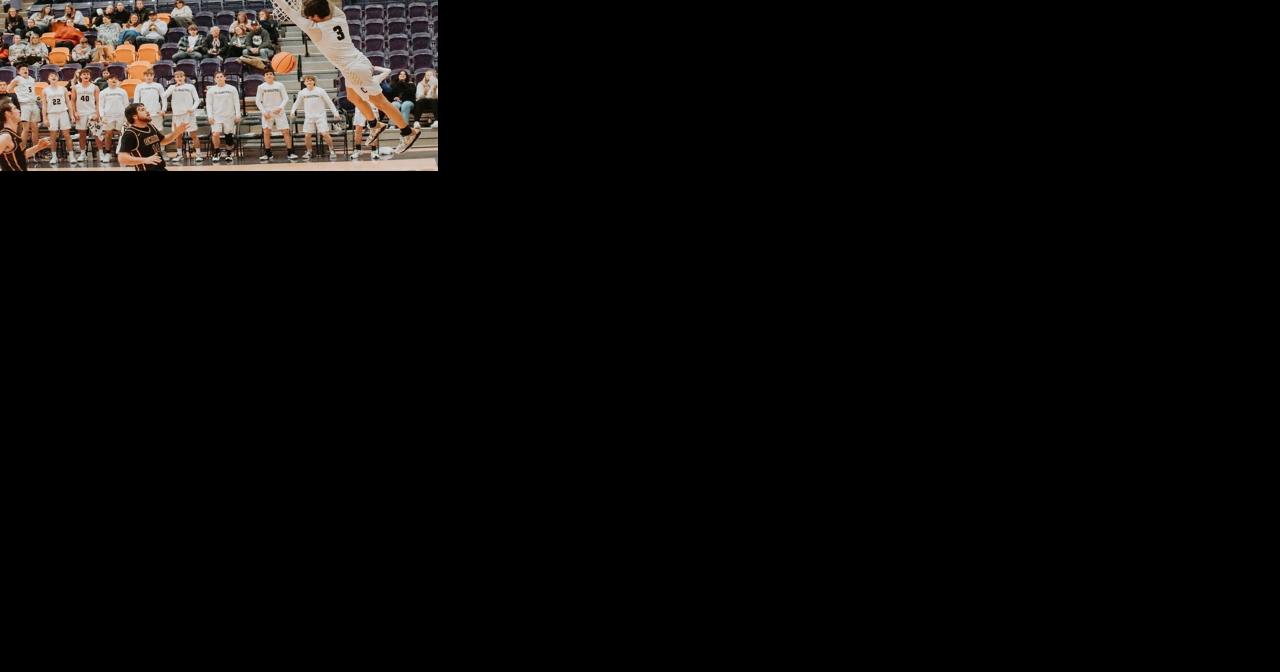 Clinton wins Holiday Hoops Tournament - Vimarsana News