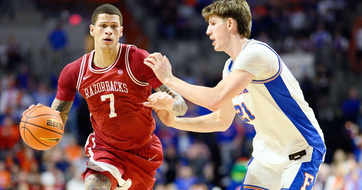 Gators Eat Razorbacks Razorbacks fall hard to defending champion Gators | Sports | thecabin.net
