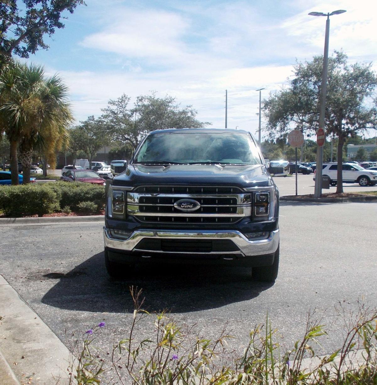 2021 Ford F150 Lariat front view.jpg