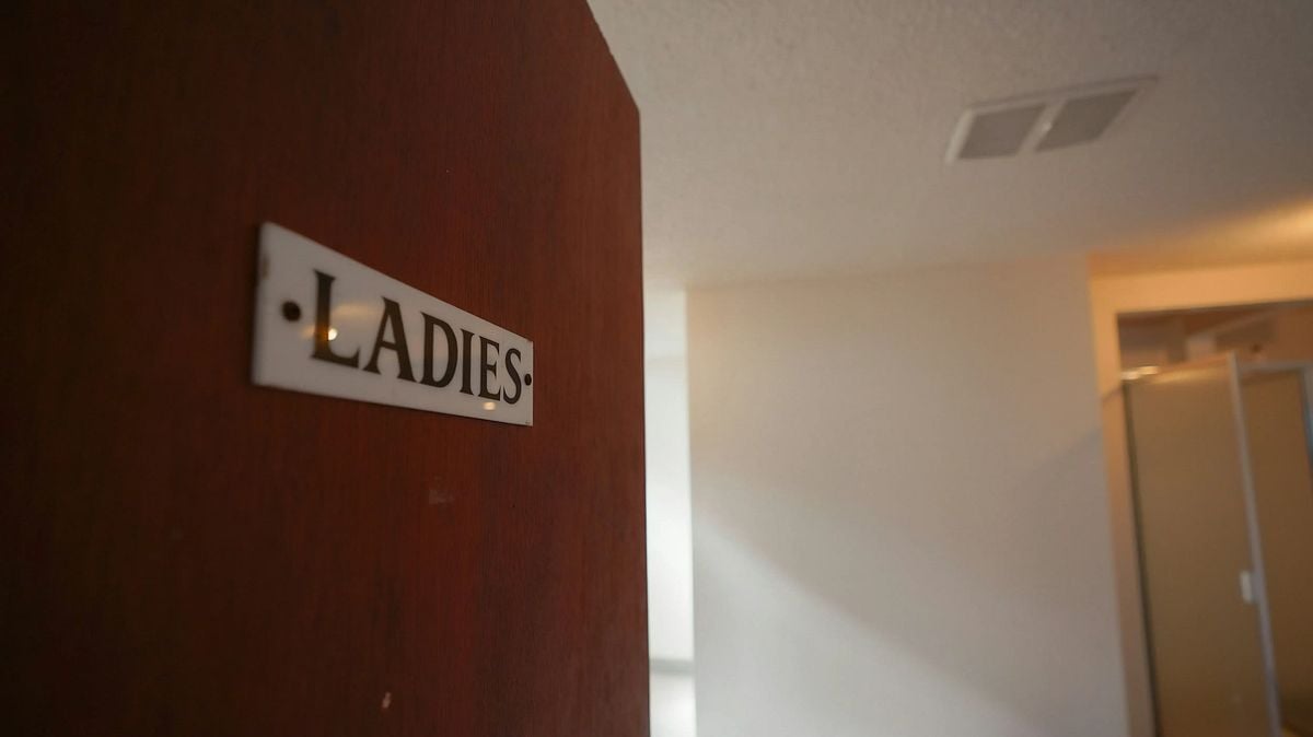 thecentersquare.com - Sean Reed - Proposed law would require women's restroom on construction sites