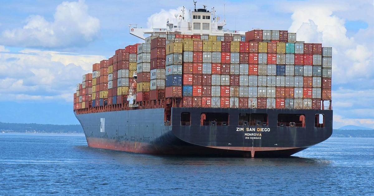 U.S. Supreme Court frosty on Trump's tariff power as world watches