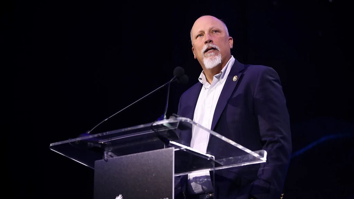 Rep. Chip Roy Pushes PAUSE Act to Freeze All US Immigration Immediately[5]