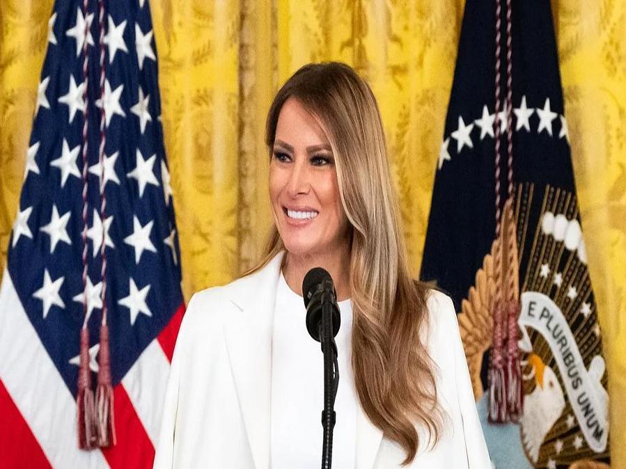 Ông Trump ký sắc lệnh hành pháp nhằm cải thiện hệ thống chăm sóc trẻ em nuôi dưỡng...