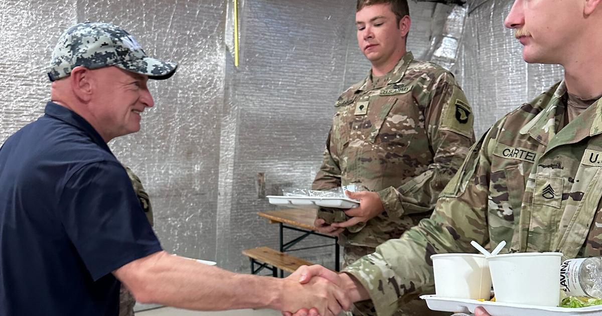 Sen. Kelly watches Ukrainian pilots training on U.S. jets