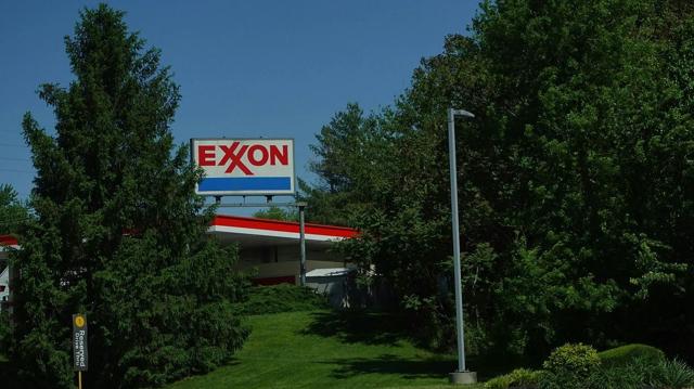 Philadelphia jury rules for Exxon in gasoline-causes-cancer case
