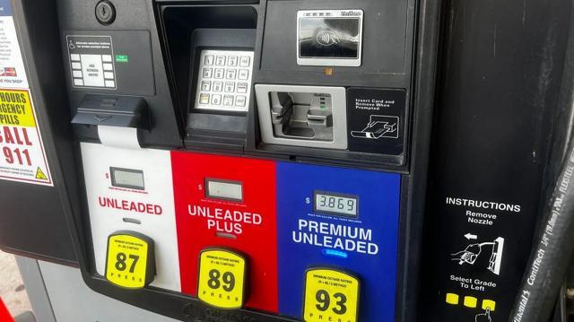Michigan gas prices stay elevated, higher than national average