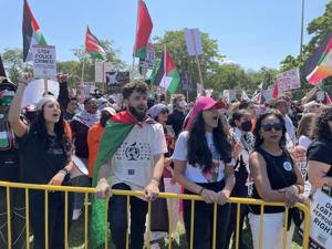 Thousands of protesters fill Chicago park calling for end to US aid to Israel