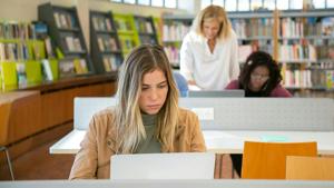 Illinois senator seeks immediate expulsions for student sexual assault