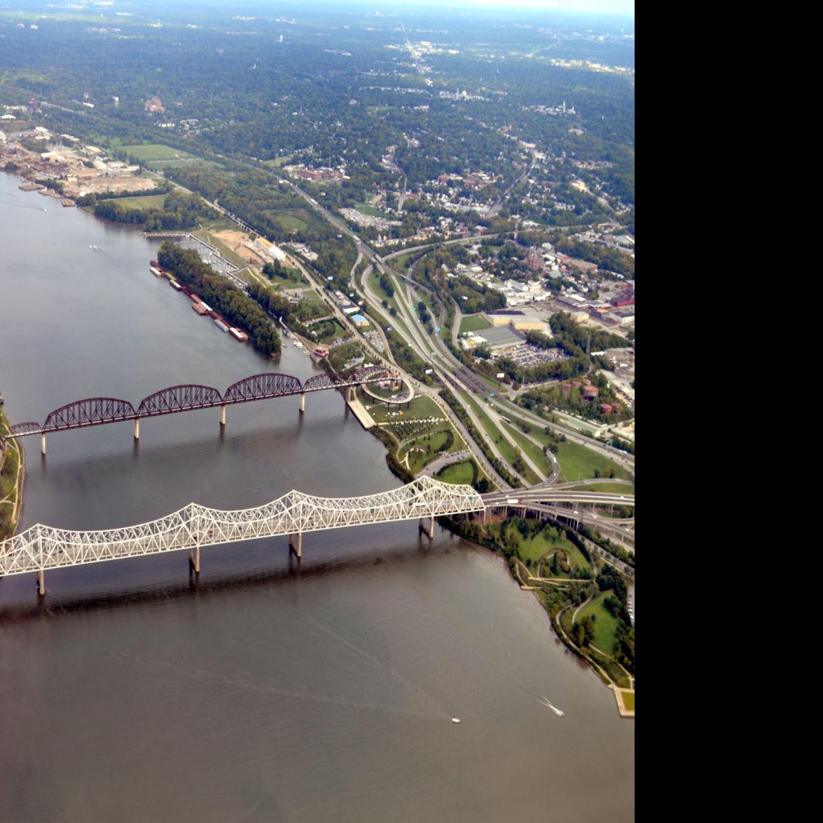 Louisville Bridges, Ohio River Fleece Blanket by Vibro1 