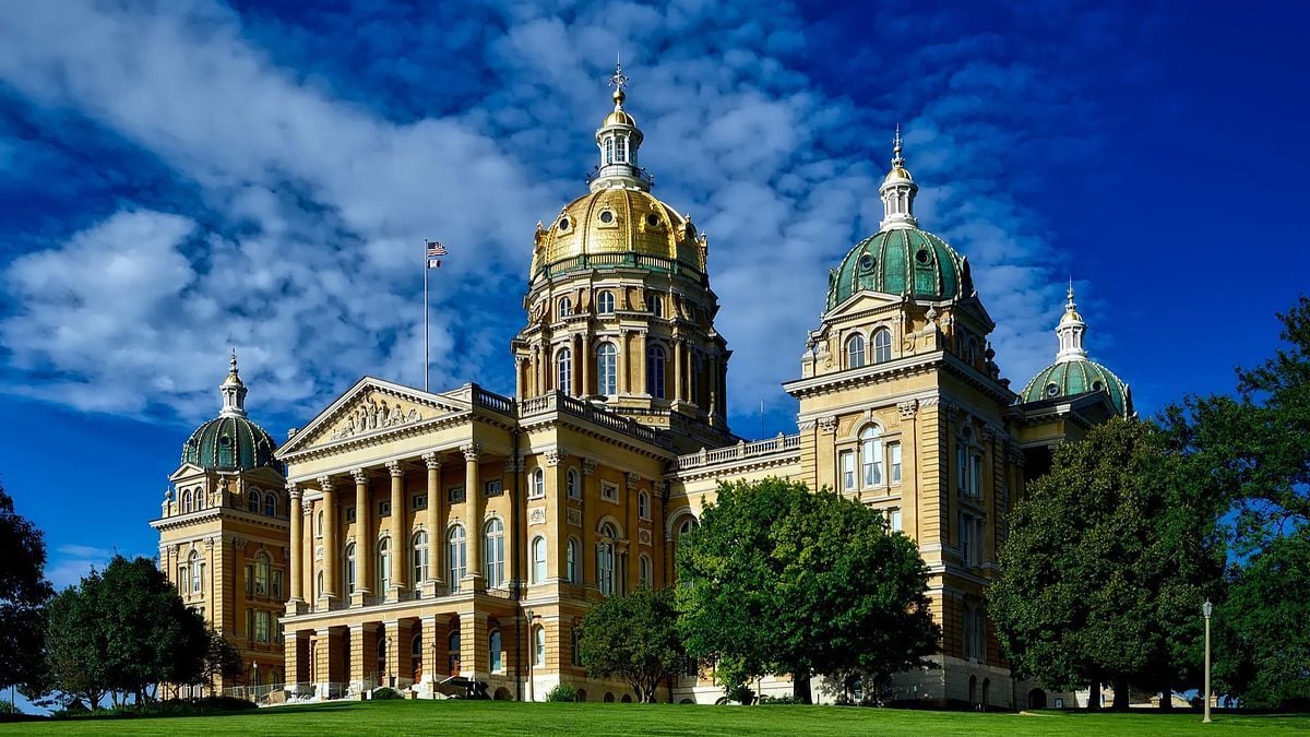 Iowa Voters to Consider Constitutional Amendment on Tax Increase Threshold