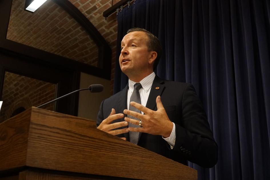 Illinois lawmakers close to requiring $40,000 teacher minimum pay | Illinois | thecentersquare.com