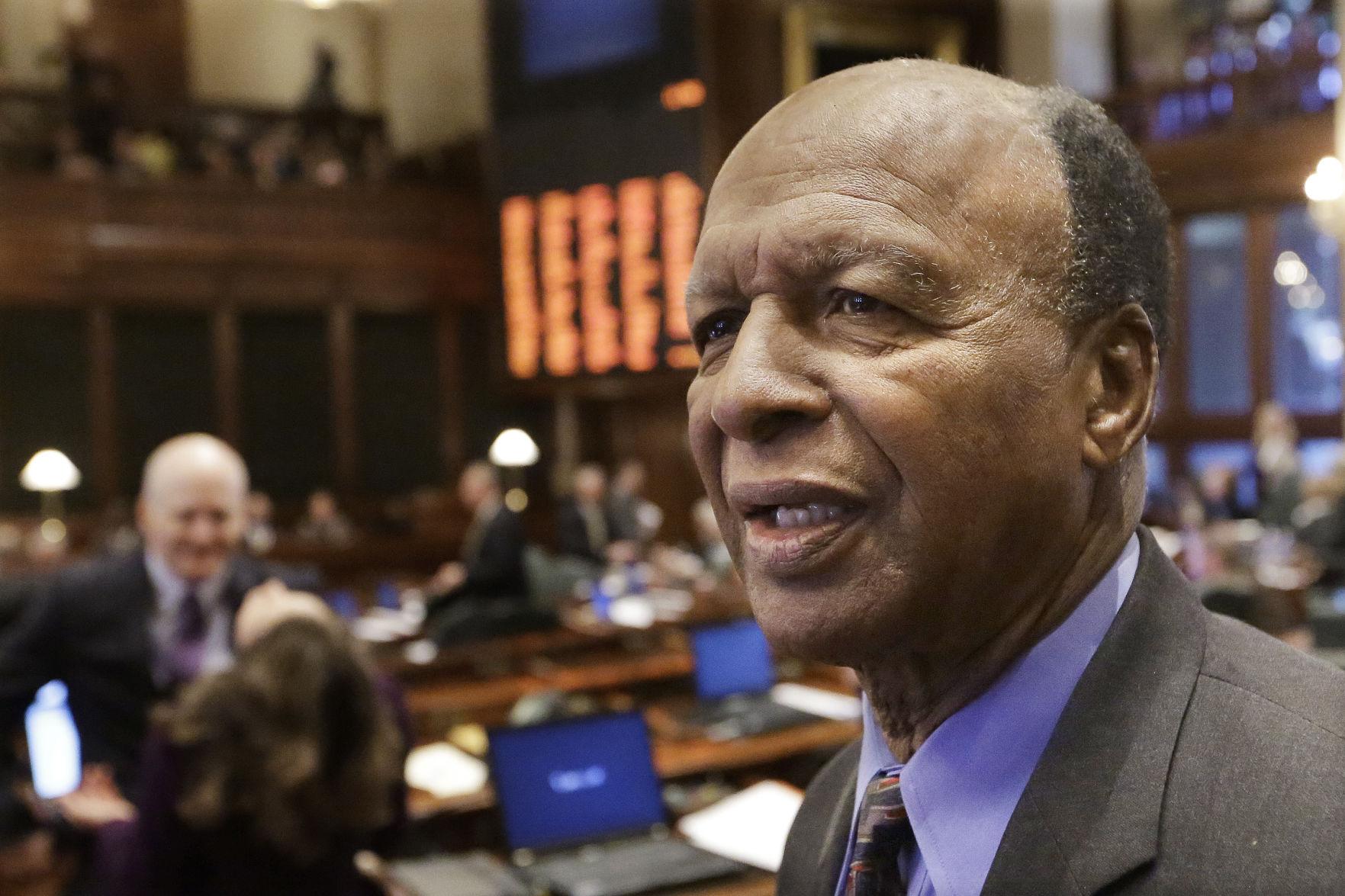 Illinois Secretary of State to reopen motor vehicle offices Illinois