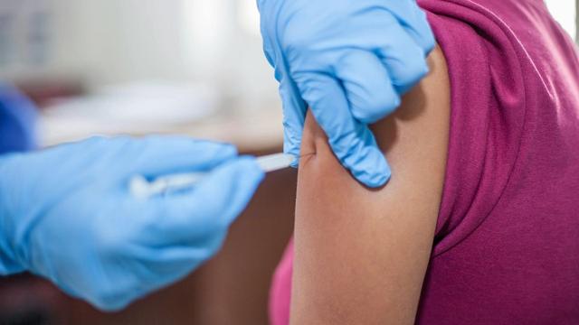 Trump executive order narrows, stretches out childhood vaccine schedule