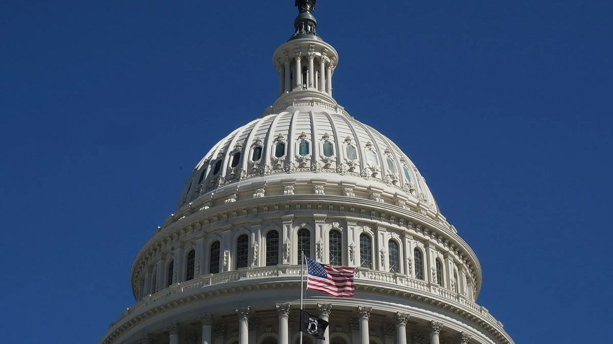 Poll: Independents sour on country's direction before midterms