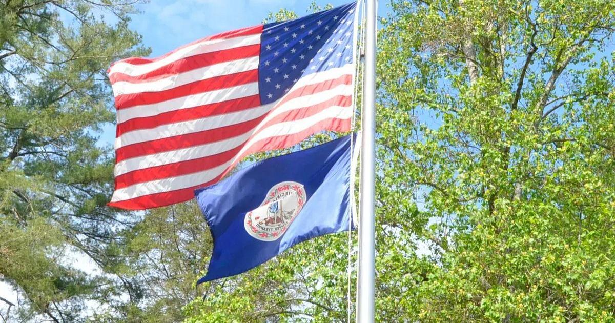 Spanberger signs 10 executive orders on first day in office