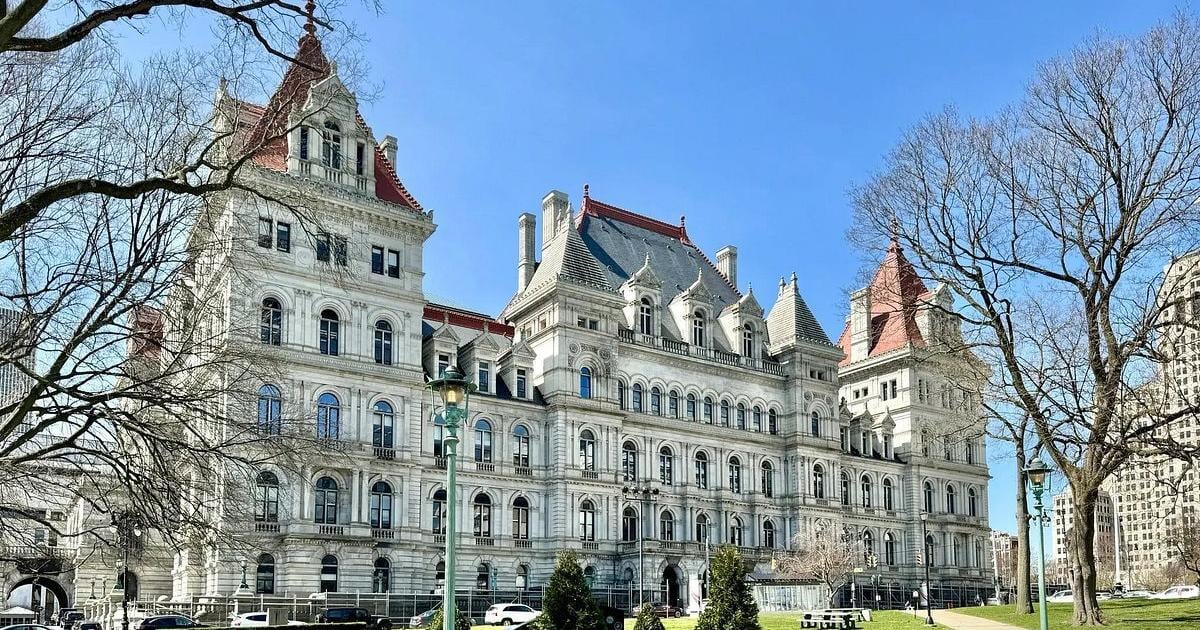 New York lawmakers approve 'sanctuary' state proposal