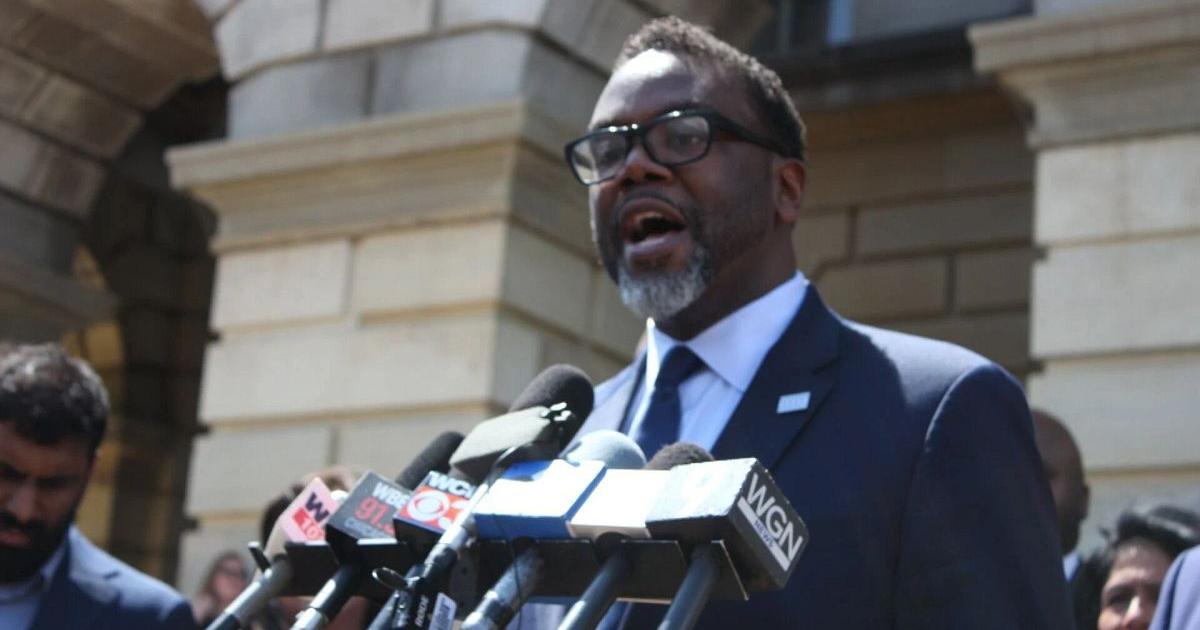 Chicago downtown office space vacancy rate jumps to record high levels