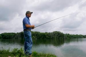 Illinois lawmakers propose additional fishing fee to fight Asian carp