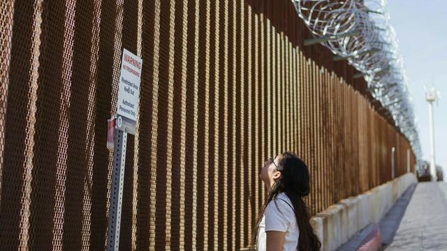Southwest illegal border crossing reach lowest level for one year in U.S. history