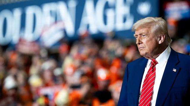 Trump touts tax policy, tariffs at Michigan rally