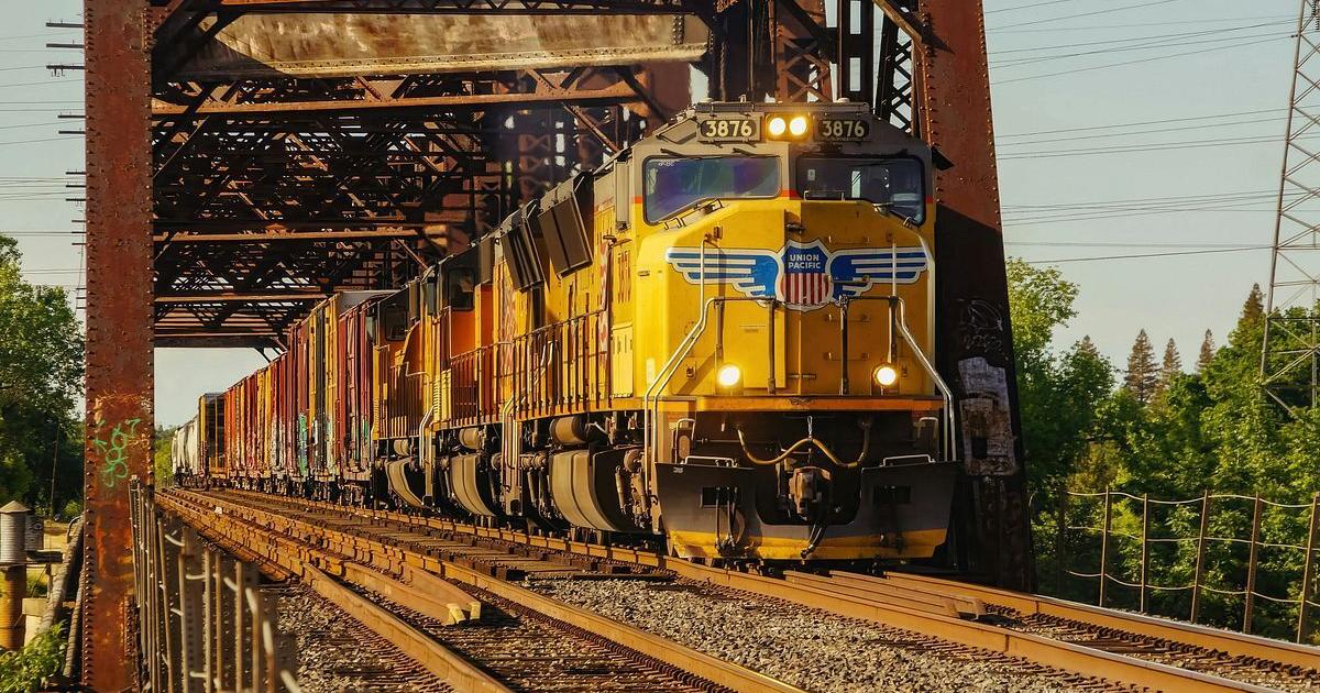 Largest rail union backs $85 billion Union Pacific–Norfolk Southern merger