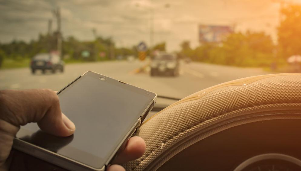 Illinois bans streaming video while behind the wheel | Illinois | thecentersquare.com