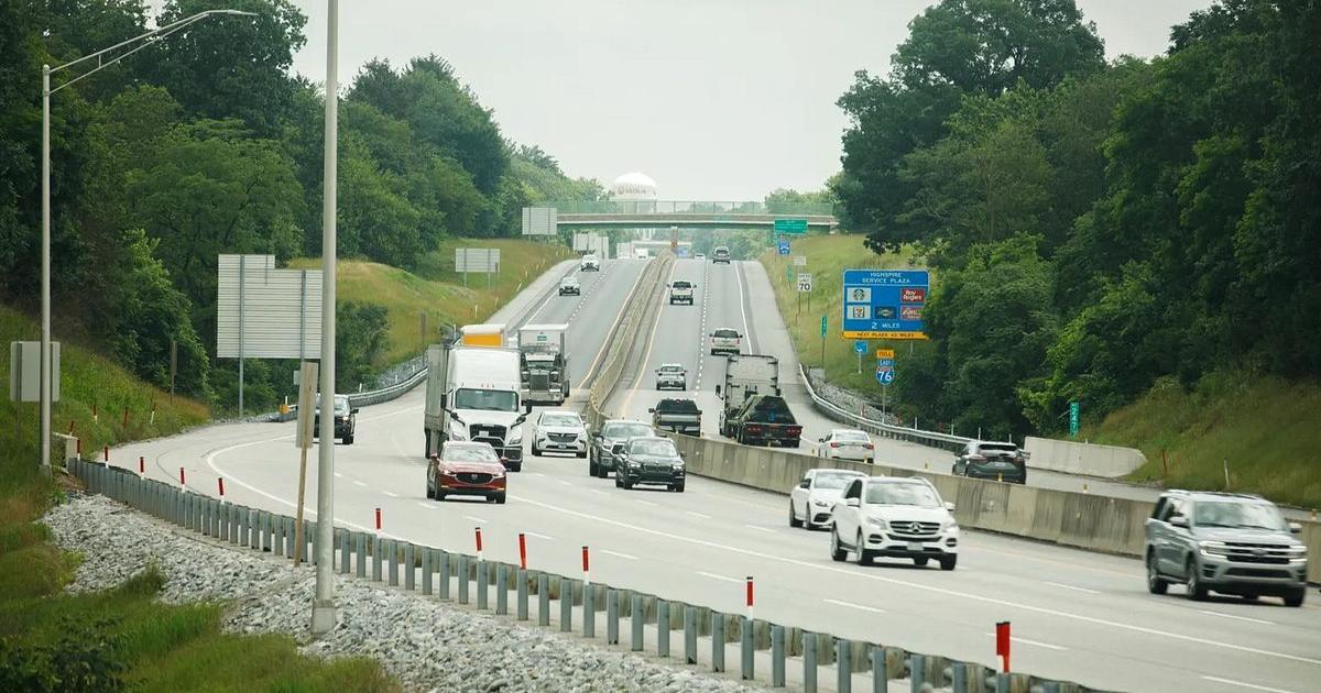 A new bill would address Pennsylvania turnpike toll rate signage