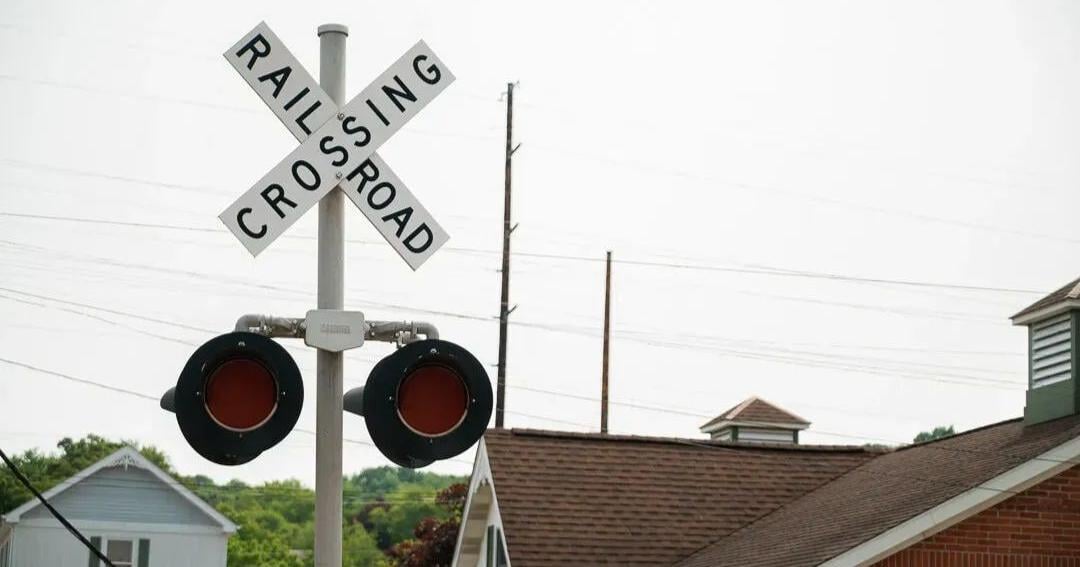 Trump orders new mediation for New York rail contract dispute