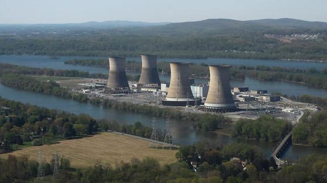 Energy Department loans $1.9B to restart Iowa nuclear plant