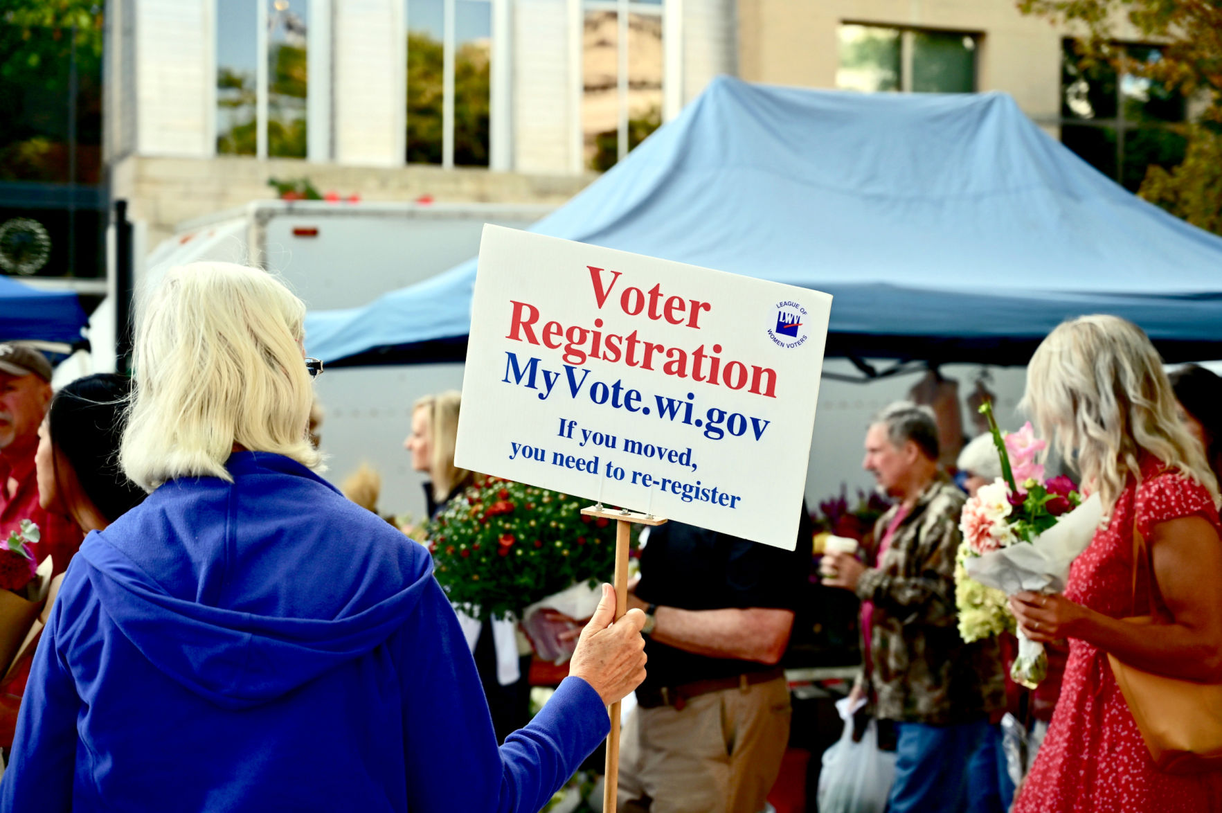 Wisconsin Election Commission To Mail Postcards To Nearly 200,000 ...