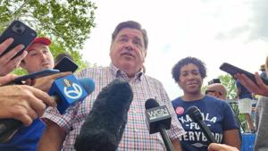 Nearly 200 people become naturalized citizens at Illinois fair