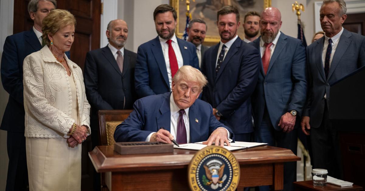 Trump's signs order to bring back Presidential Fitness Test