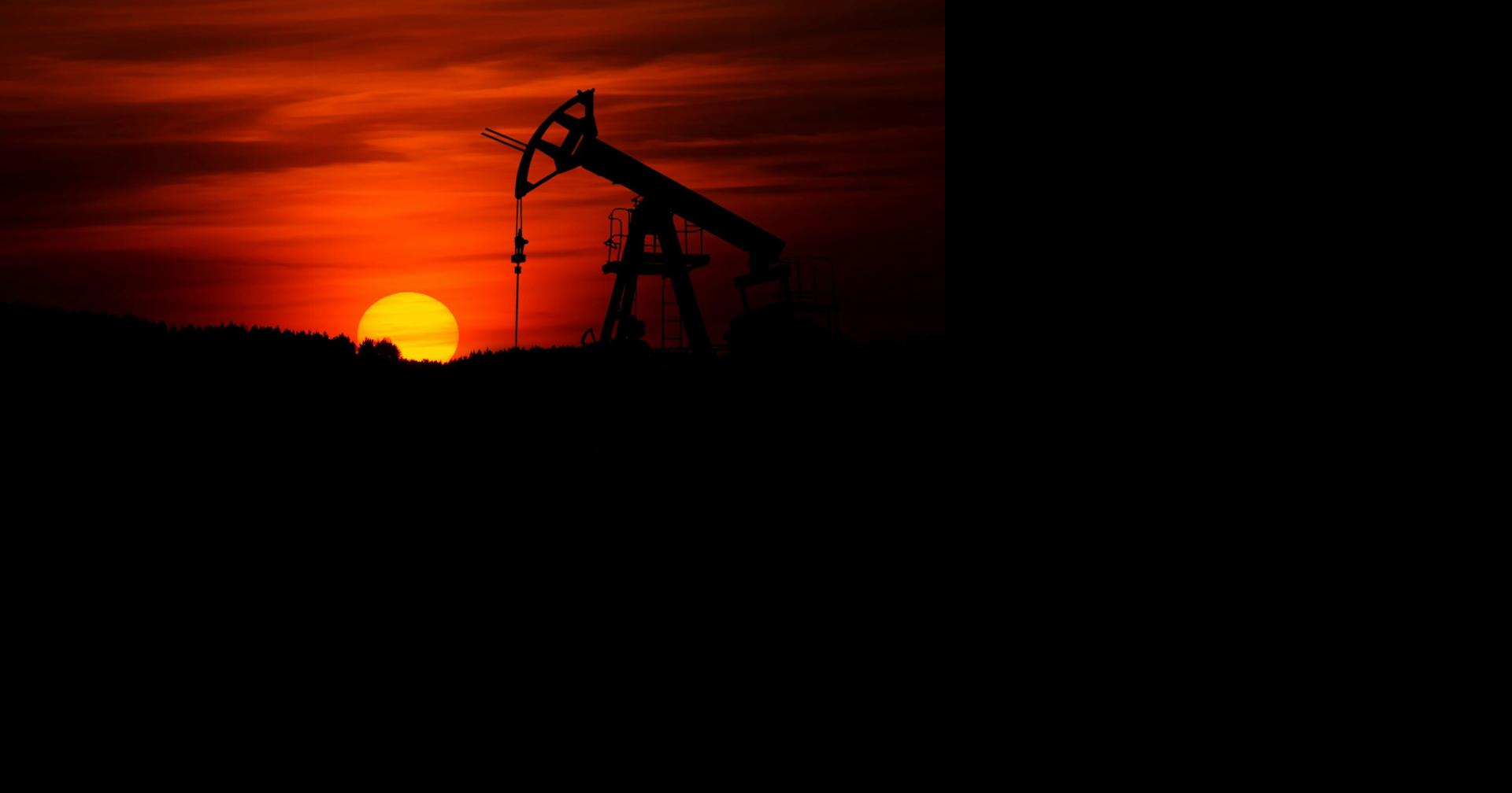 Tuesday deadline approaching in Charleston, oil industry case