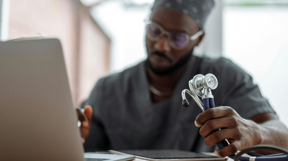 thecentersquare.com - Sean Reed - Pharma companies seek to block state expansion of discount drug program