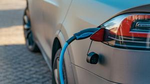 WATCH: Illinois’ electric vehicle goals altered due to changes at the federal level