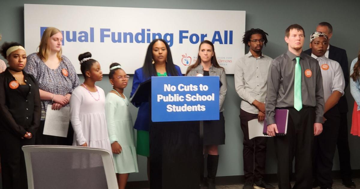 Advocates protest Whitmer’s $30M budget cuts for online education | Michigan
