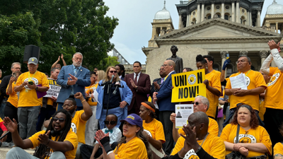 Hundreds of Uber drivers demand union-permitting bill move in ...