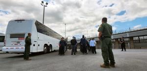 Texas Bus company files lawsuit against Chicago over migrant drop off ordinance