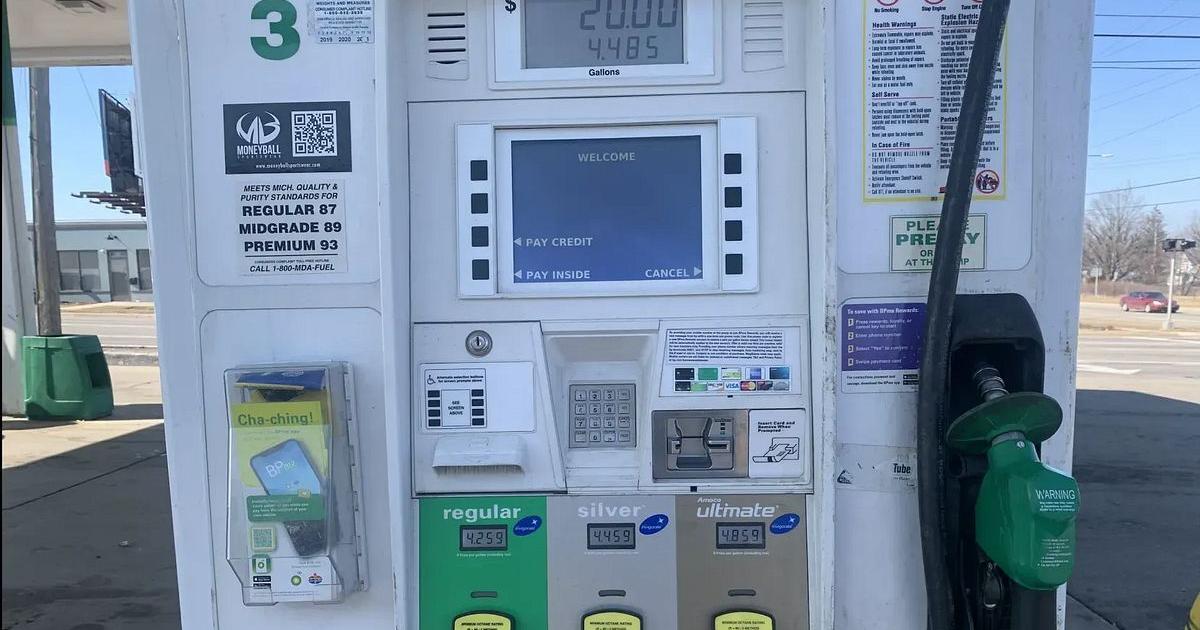 Michigan gas prices ease slightly ahead of summer travel season