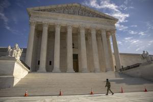 Supreme Court justices question prosecutors on federal bribery statute